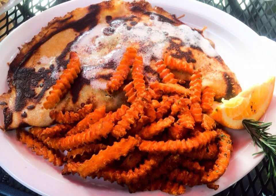 Snapdishの料理写真:Mushroom Spinach Crepe with Sweet Potato Fries|sooprcoolchicaさん