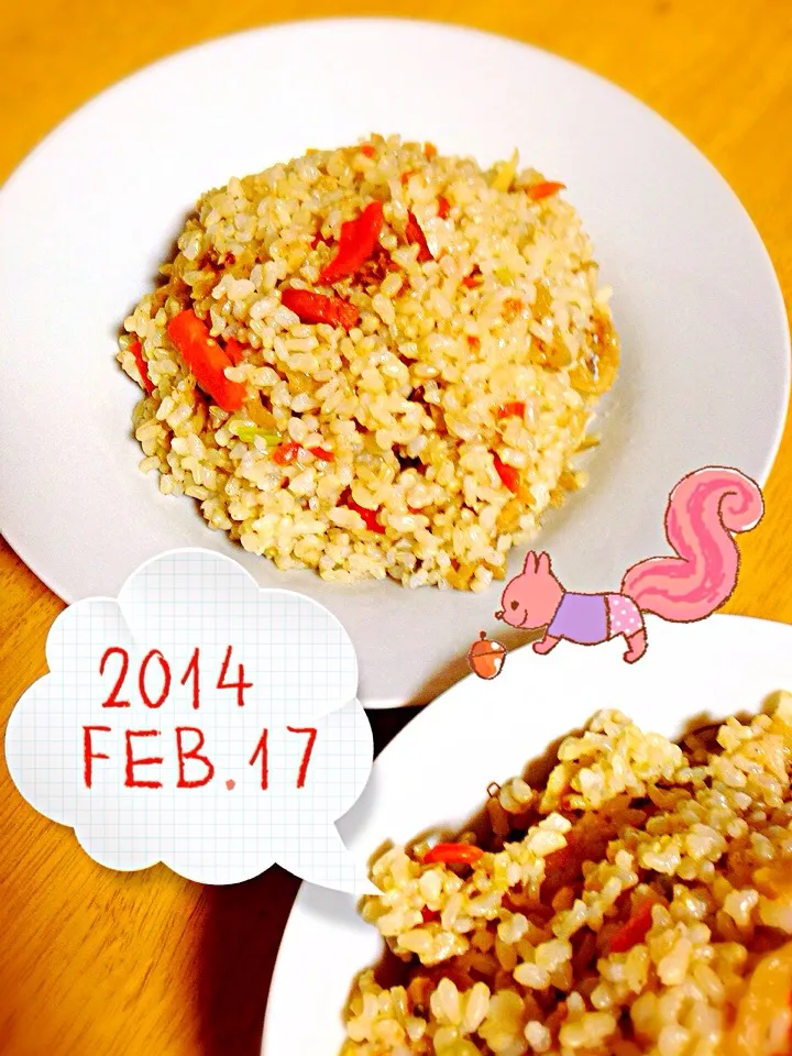 切り干し煮で玄米炒飯 It is fried rice of the unpolished rice with a dish simmered in dried strips of radish|Misuzu(@misumisu0722 )さん