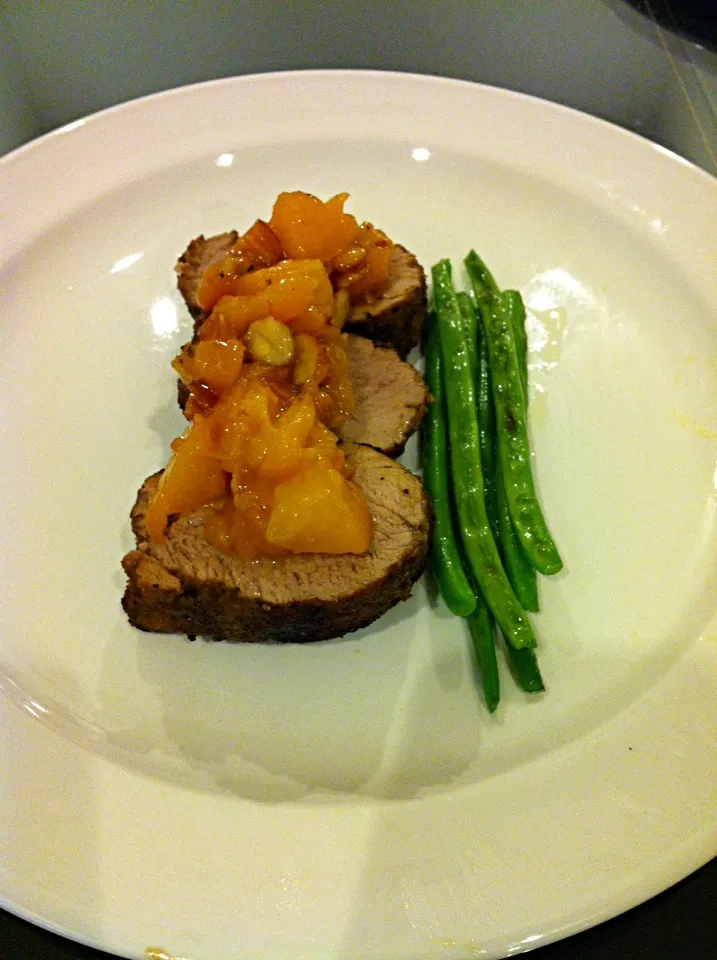 Pork tenderloin with peach compote and French bean|Darren Loさん