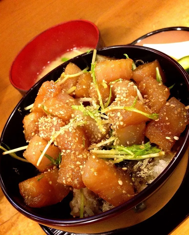 ✨俺のまぐろ丼✨|中さんさん