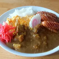 なんだか豪華なカレー(^-^)(5年目に入ったカレー床で)