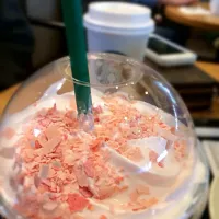 Snapdishの料理写真:Sakura chocolate starbucks|Daniel Zabotoさん