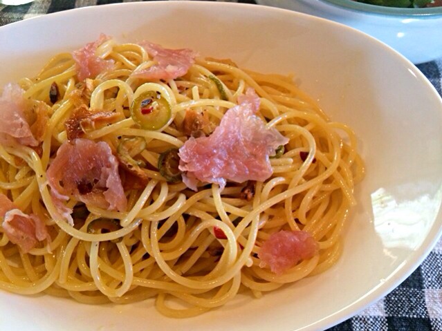 手作りアンチョビと生ハムとオリーブのペペロンチーノ Satoko Matsubara Snapdish スナップディッシュ Id R9p8ka