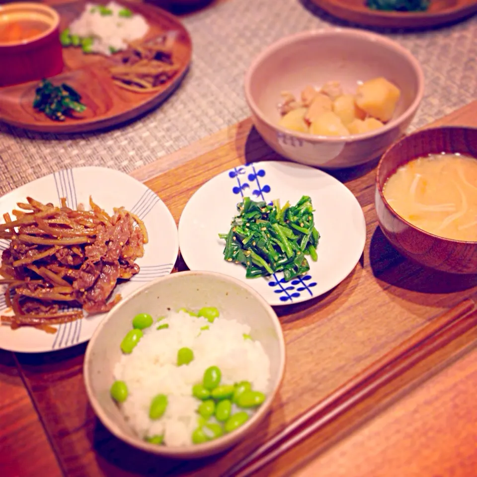 ＊牛肉と牛蒡のきんぴら   ＊ほうれん草の胡麻和え ＊鶏肉とじゃがいもの煮物 ＊枝豆ご飯 ＊お味噌汁|＊asa＊さん