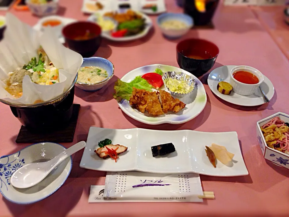 スノボー合宿 1日目夕食|あちょんさん