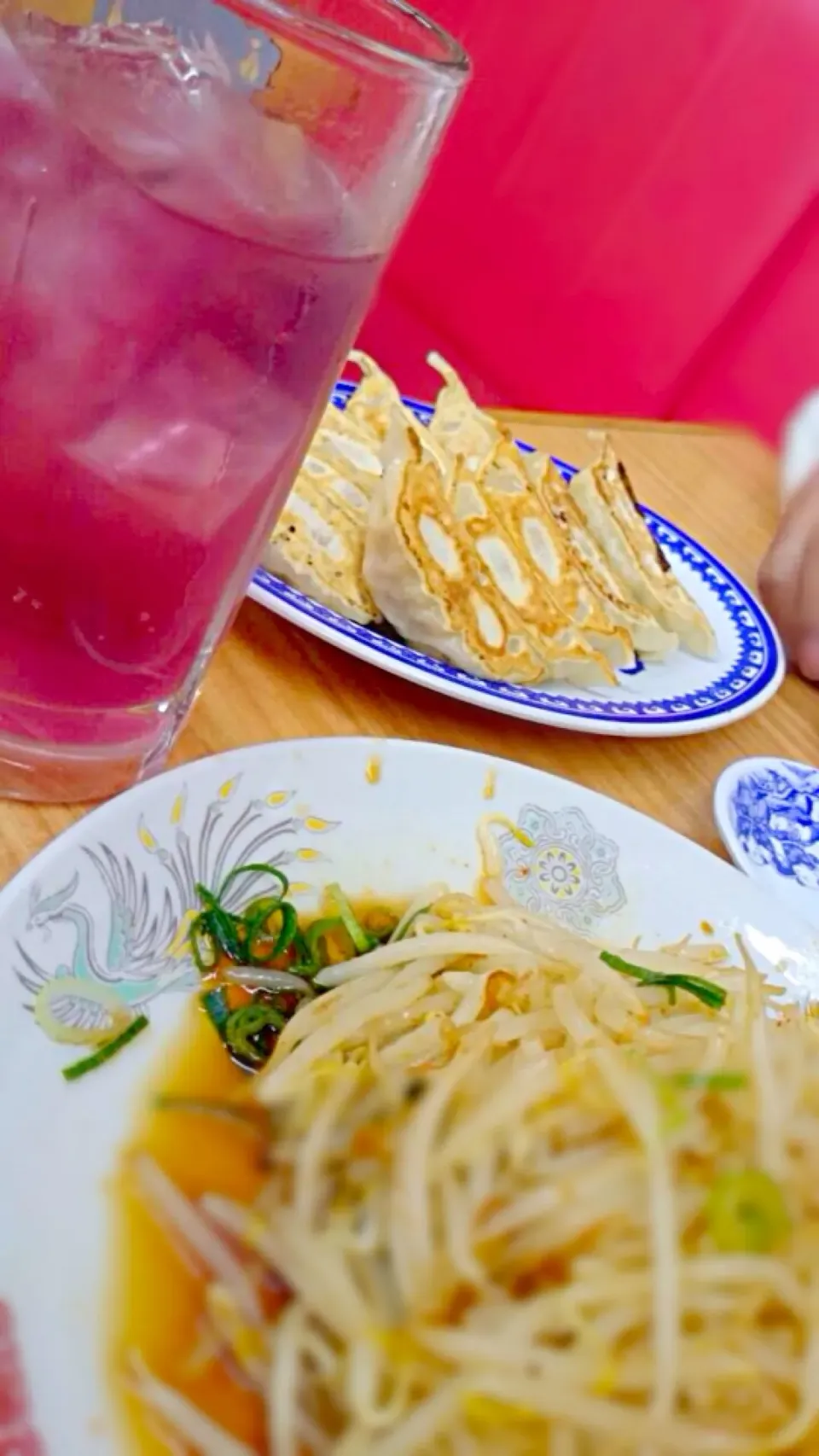 もやしナムルと餃子と巨峰酎ハイ|reeさん