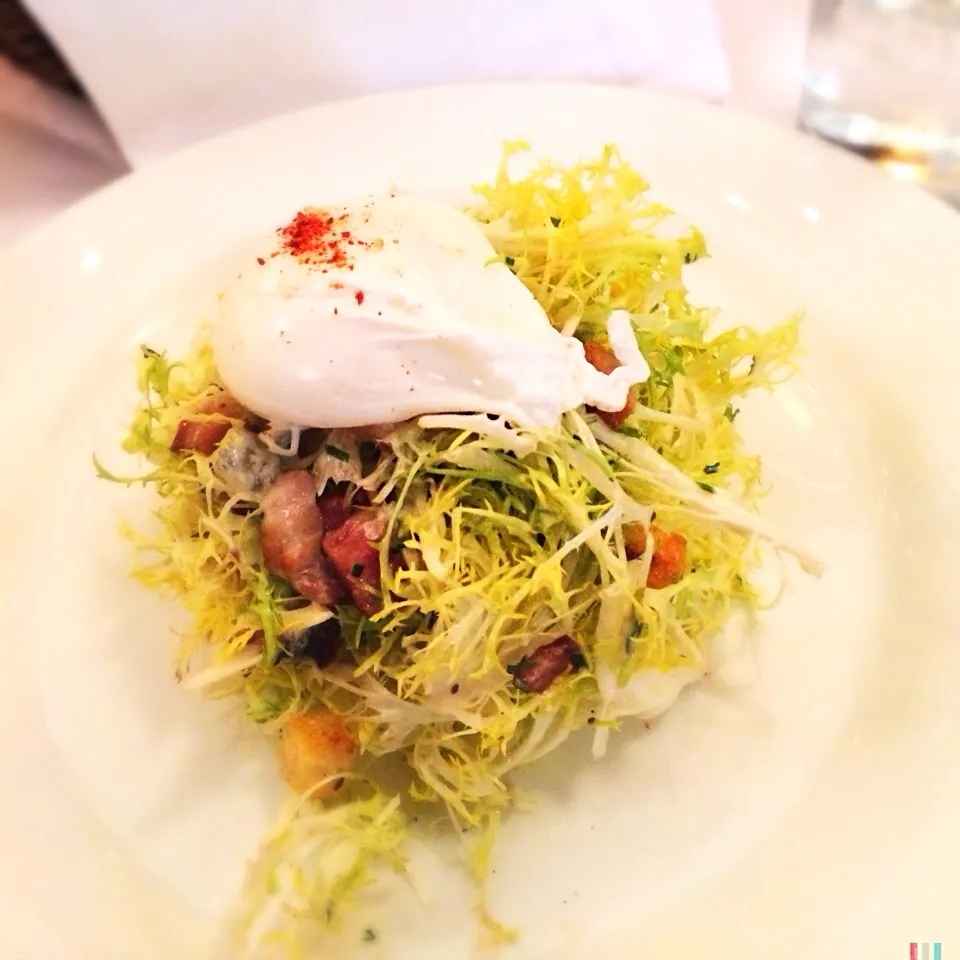 Frisée Salad with an Egg|stephanie mizuhaさん