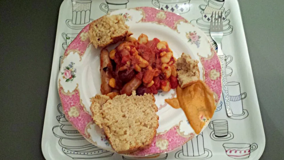 Sausages with butter beans served with beer bread|chandu patilさん