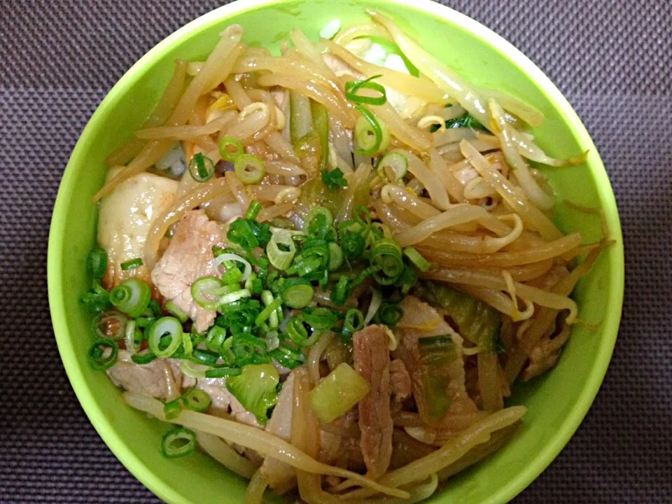 肉もやし炒め丼|ばーさんさん