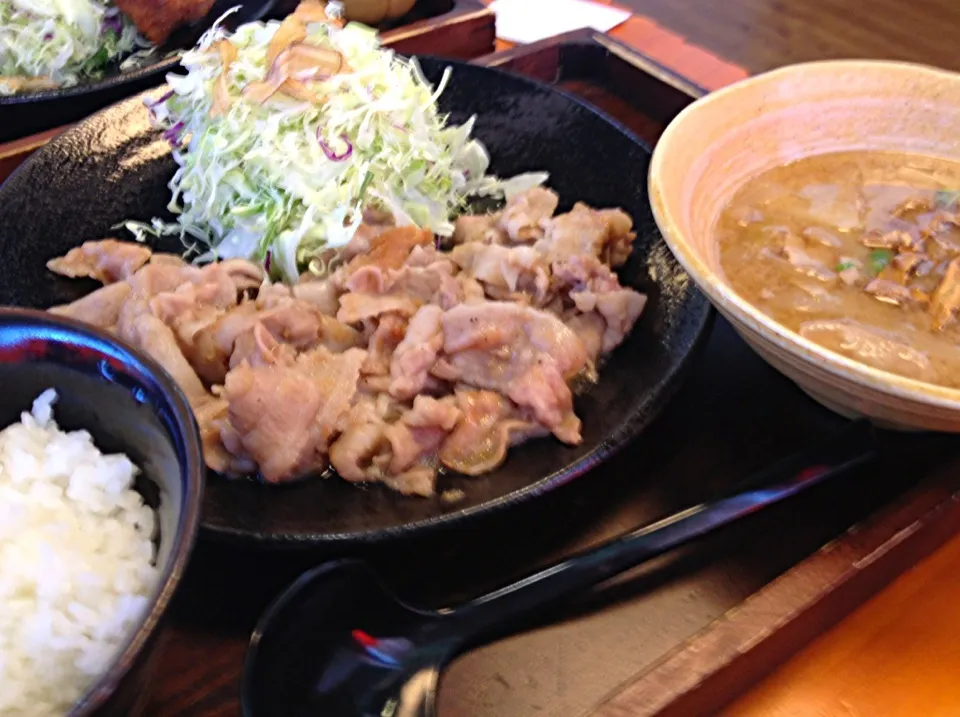 昼ごはん 特製“生姜焼き定食” （小）バラ140g&須坂豚汁|ぽんたさん