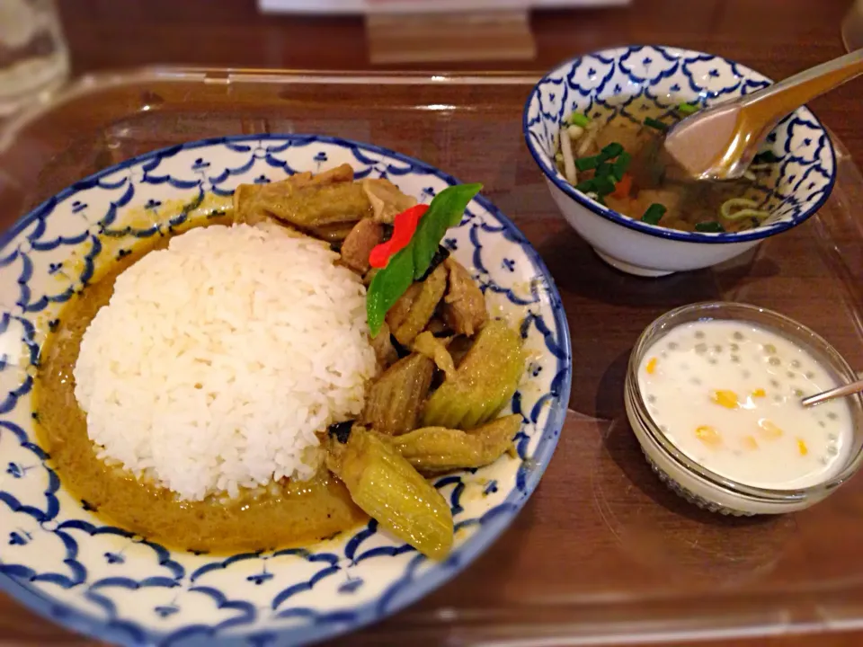 タイカレーランチ|しんぶーさん