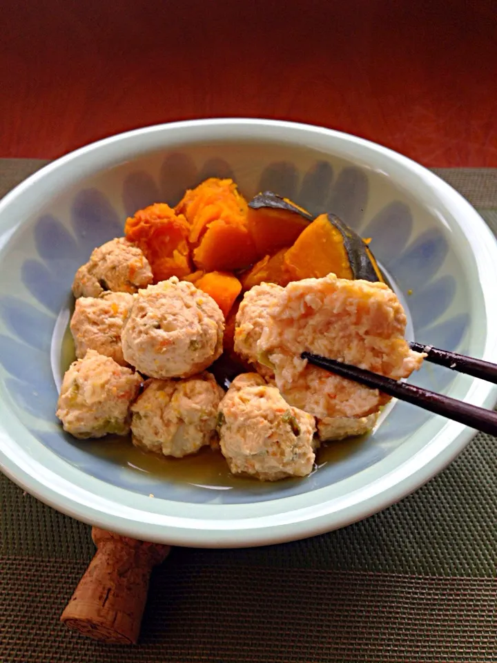 Simmered pumpkin&chiken ball♨️南瓜とつくねの煮物|🌈Ami🍻さん