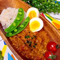 Snapdishの料理写真:トマトたっぷり我が家のキーマカレー♥︎