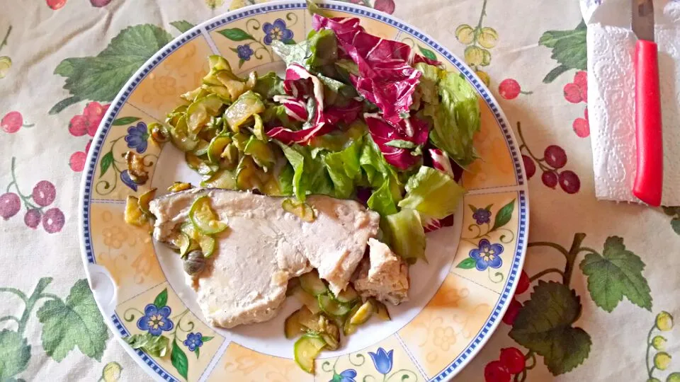 Snapdishの料理写真:pesce spada con insalata e zucchine|Angelica Effy Giglioさん