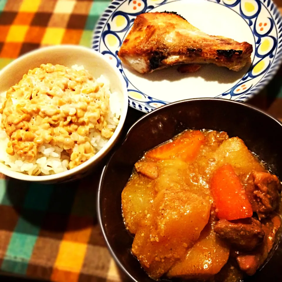 鶏と大根の胡麻煮,ブリカマ,納豆ごはん|りーぴんさん