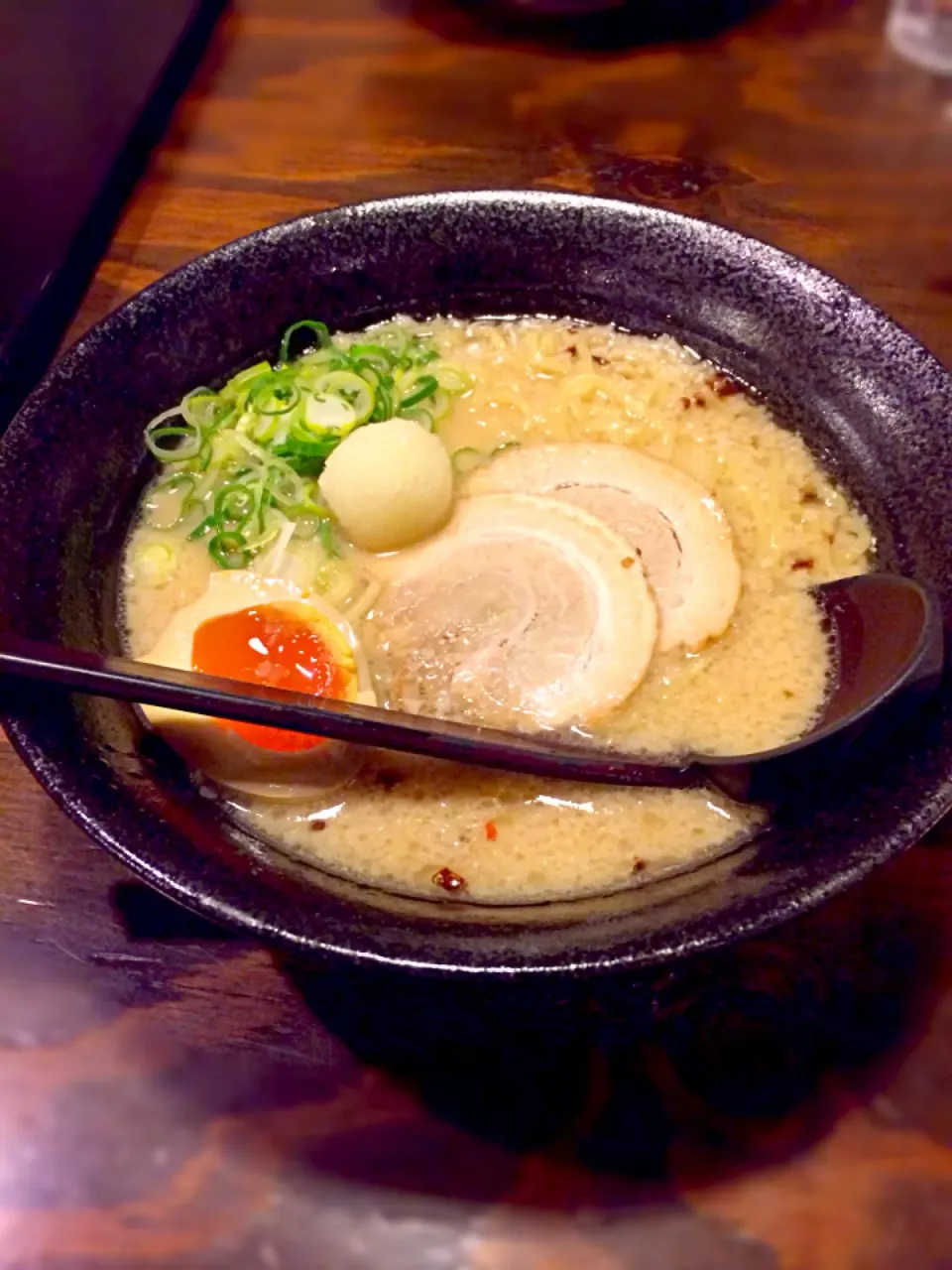 とんこつしょうゆラーメン|よこちゃんさん