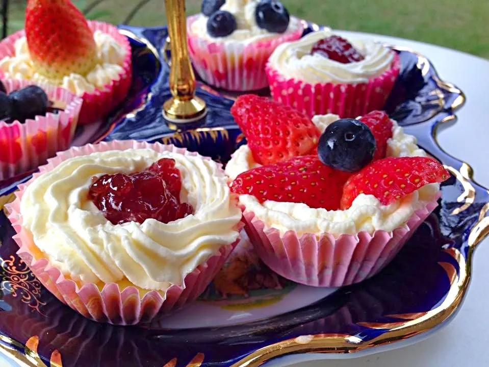 Mini Cheesecake with fresh fruit|tikkyさん