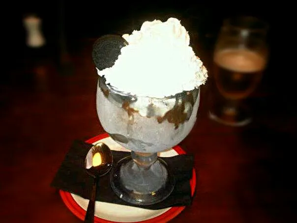 TGI's Oreo Sundae!|Laura Quinn Hughesさん