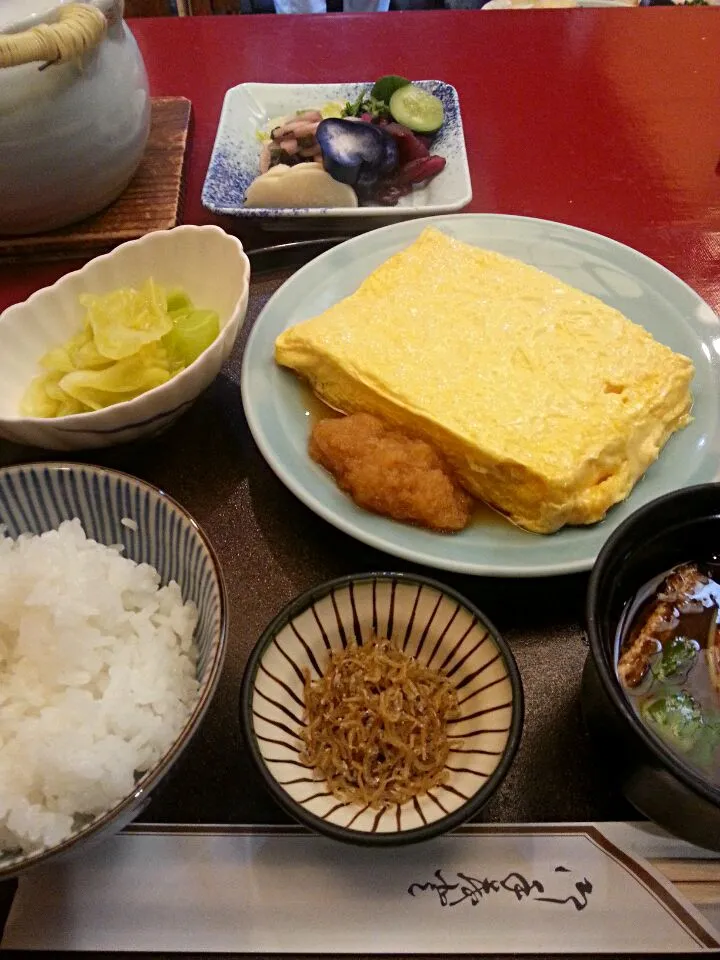 出汁巻き玉子焼きの聖地？にて八坂(出汁巻き玉子焼き定食)を食す(^o-)|ままぞうさん