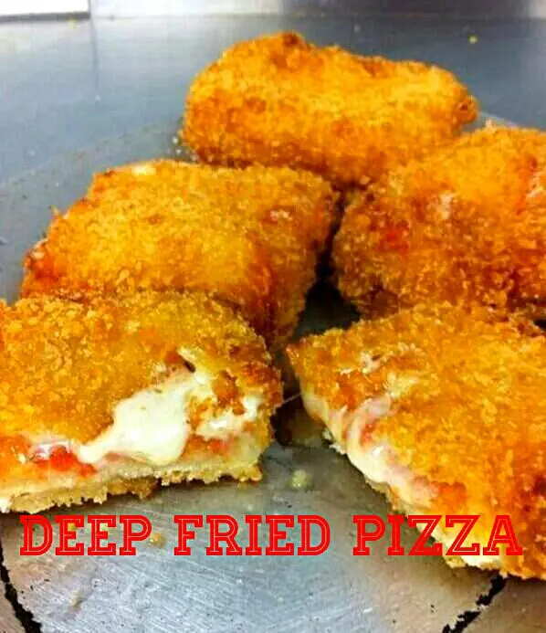 Deep Fried Pizza|James Moretonさん