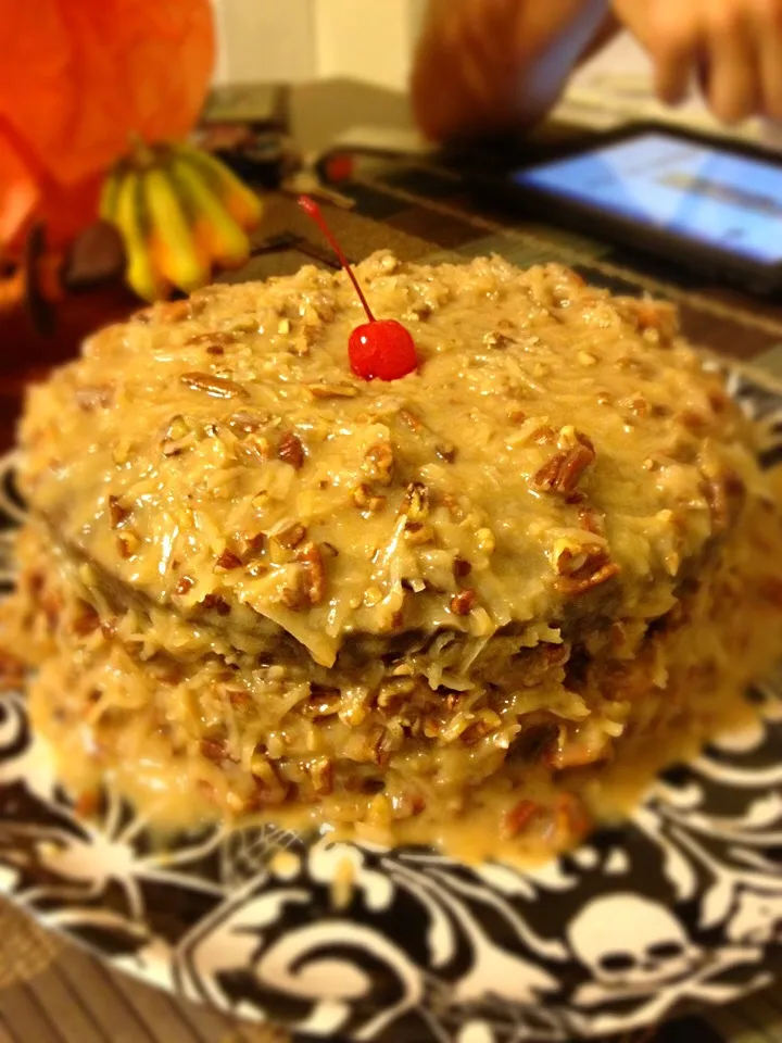 Snapdishの料理写真:German chocolate cake|macey aucoinさん