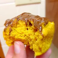 Snapdishの料理写真:Pumpkin muffin with chocolate icing|macey aucoinさん