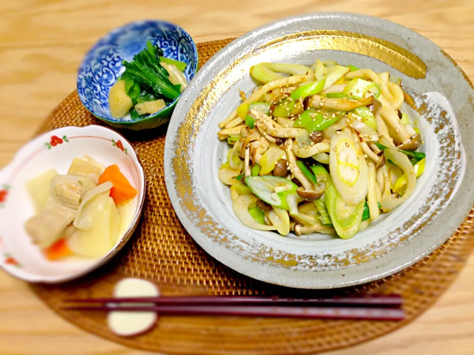 たっぷり白葱としめじの味噌焼きうどん|ゆきぼぅさん