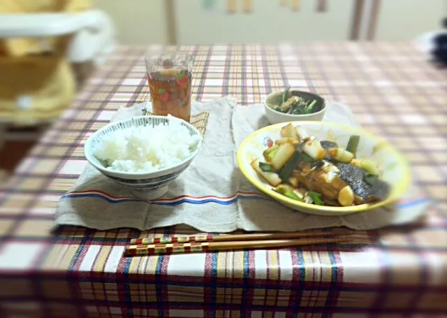 カレイの煮付けとほうれん草のお浸し|タカギ ユウヤさん