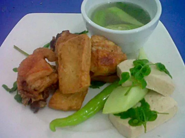 Philippine Food: Crispy Chicken & Tofu 'Tinola'|Dan Alfred Garcia Madriagaさん