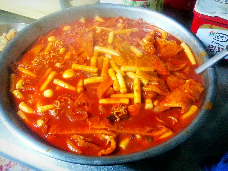 Snapdishの料理写真:라면떡볶이 십인분^^|펭부파파さん