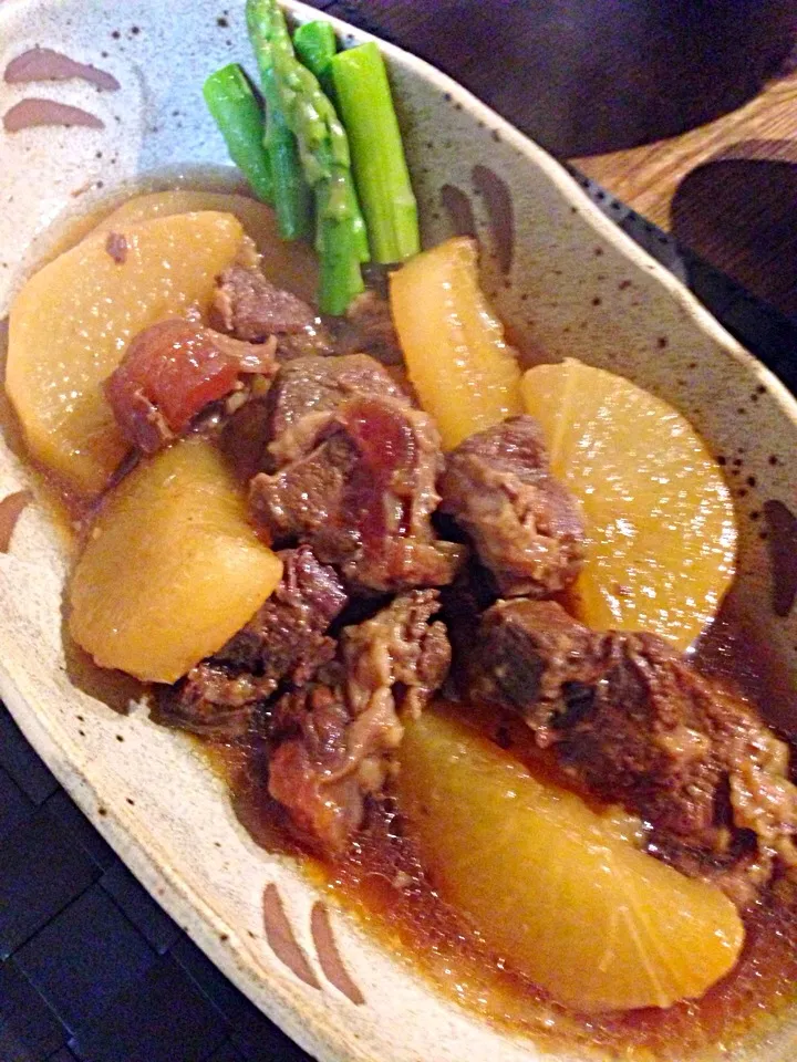 Snapdishの料理写真:牛スネ大根の煮込み💛|まみりんごさん