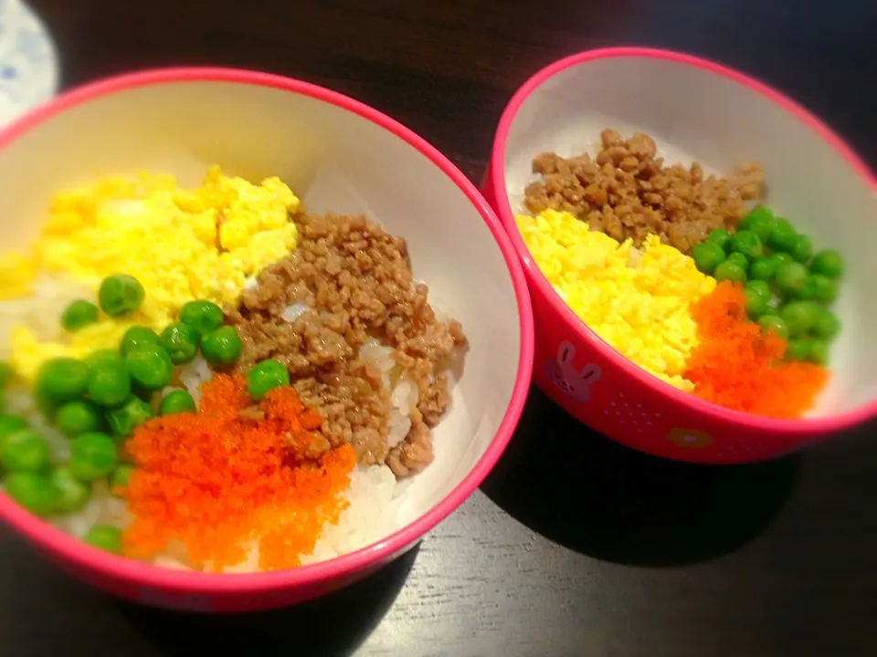 Snapdishの料理写真:四色丼♡|Yuiko Naganumaさん