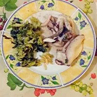 Snapdishの料理写真:seppie con pinoli e misto di verdura|Angelica Effy Giglioさん