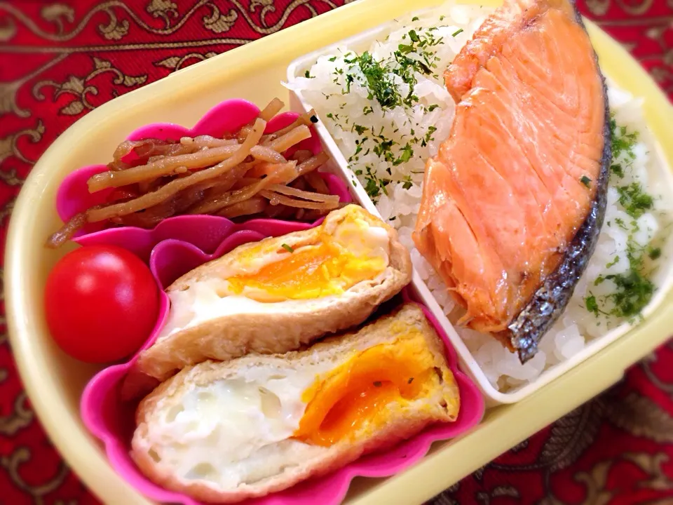 大盛り焼き鮭と玉子の袋煮弁当|もえさん