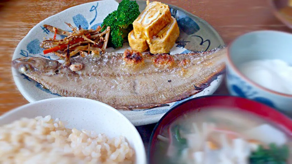 Snapdishの料理写真:焼き魚定食【柳鰈】|プチテンよすさん