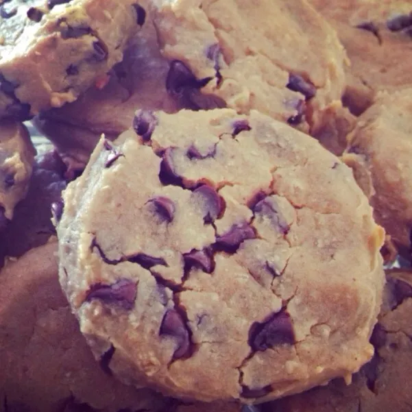 Peanut Butter Chocolate Chip Cookies (Flourless)|Saroum Aimeeさん