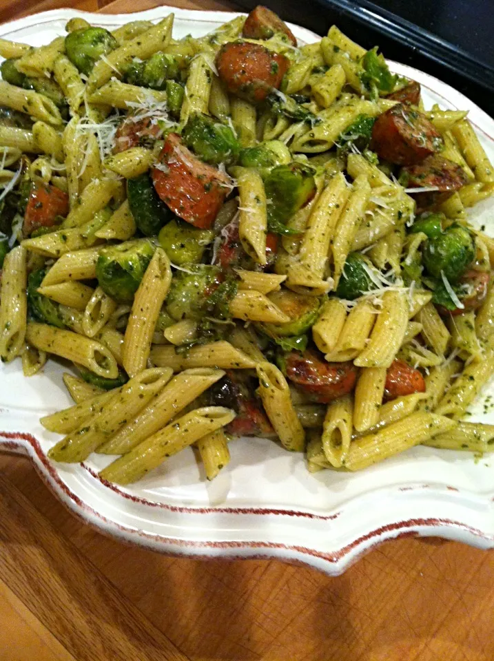 Pasta with Chicken Sausage, Brussel Sprouts and Pesto|K Goodnessさん