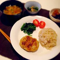 Snapdishの料理写真:手作り豆腐ハンバーグランチ|びびさん