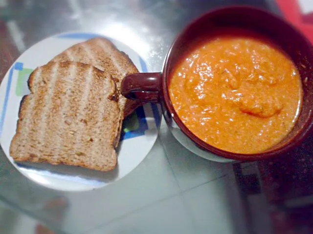 19/02/2014 - jantar

sopa de abóbora com frango + pão integral torrado|Gabriela Baptistaさん