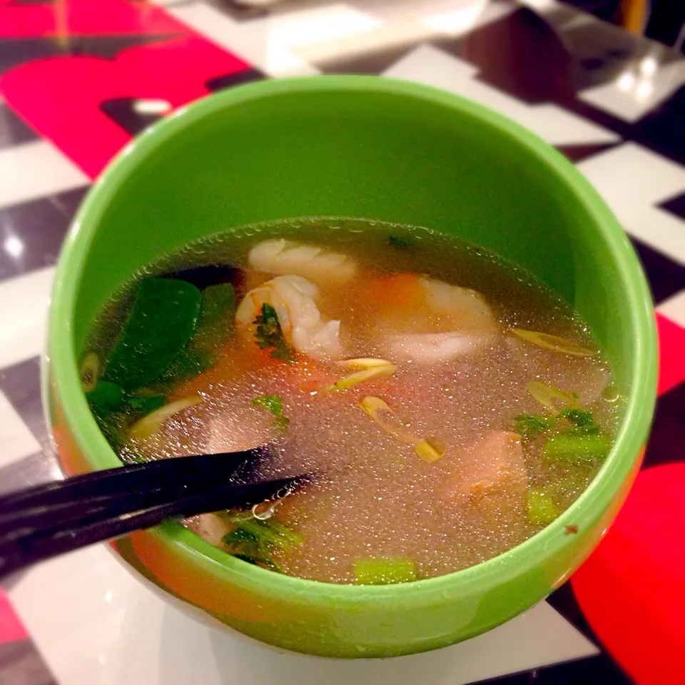 Seafood tom yam soup.|해리さん