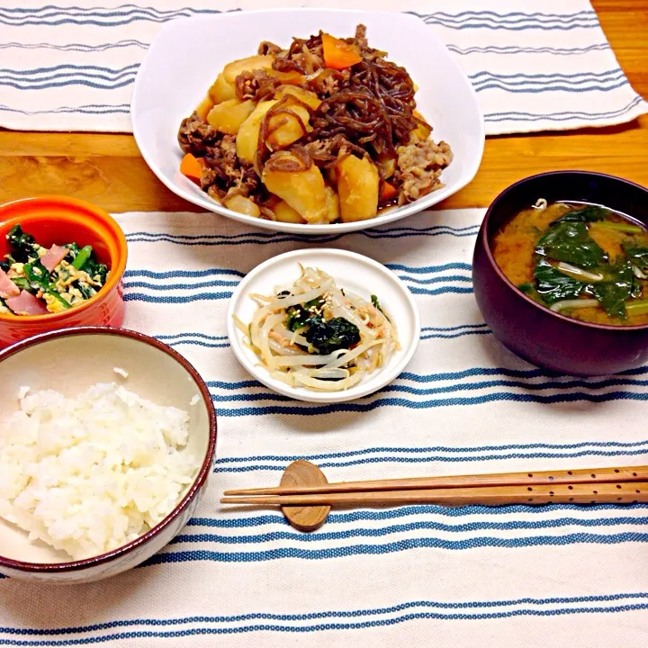 肉じゃが♡ほうれん草ともやしの味噌汁♡もやしとシーチキンのナムル♡ほうれん草のソテー|nam♡iuraさん