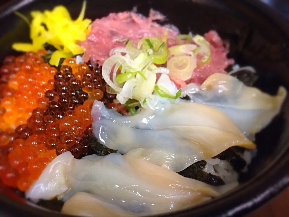 今日の賄い♡海鮮丼|ちっきーさん