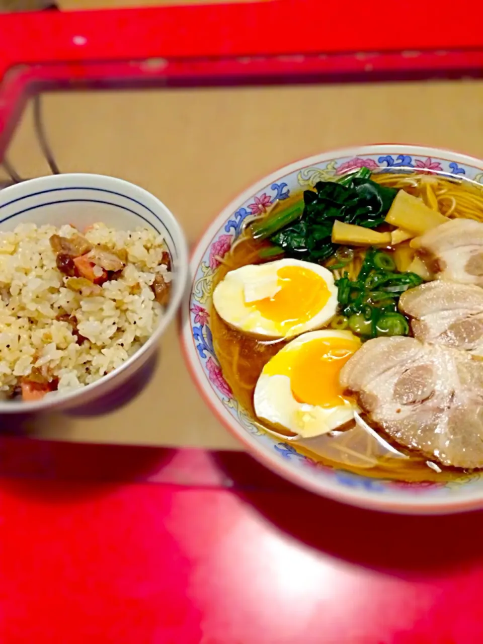 Snapdishの料理写真:ラーメンと肉ご飯|Kaoru Konnoさん