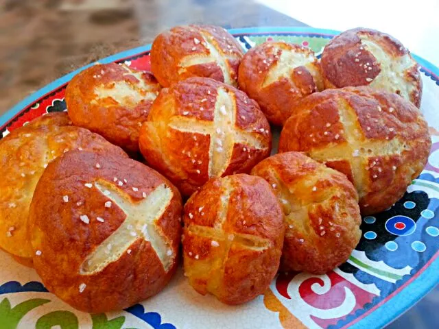 Freshly baked Pretzel Buns|S Theoさん