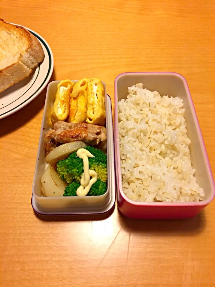 今日は麦飯に鳥の柚子胡椒焼き|miyusunさん