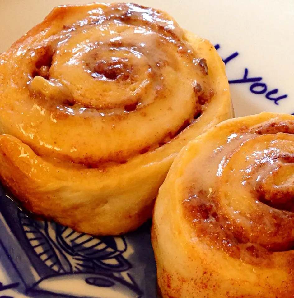 Cinnamon Rolls with walnuts|gracecantillerさん