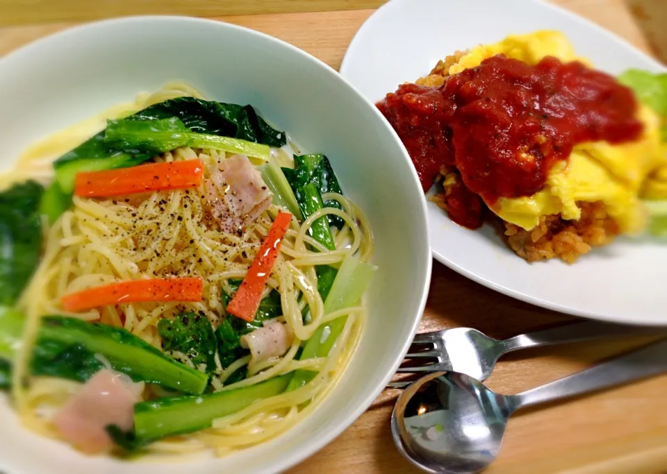 小松菜とベーコンのスープパスタとオムライス🍴|ひよさん