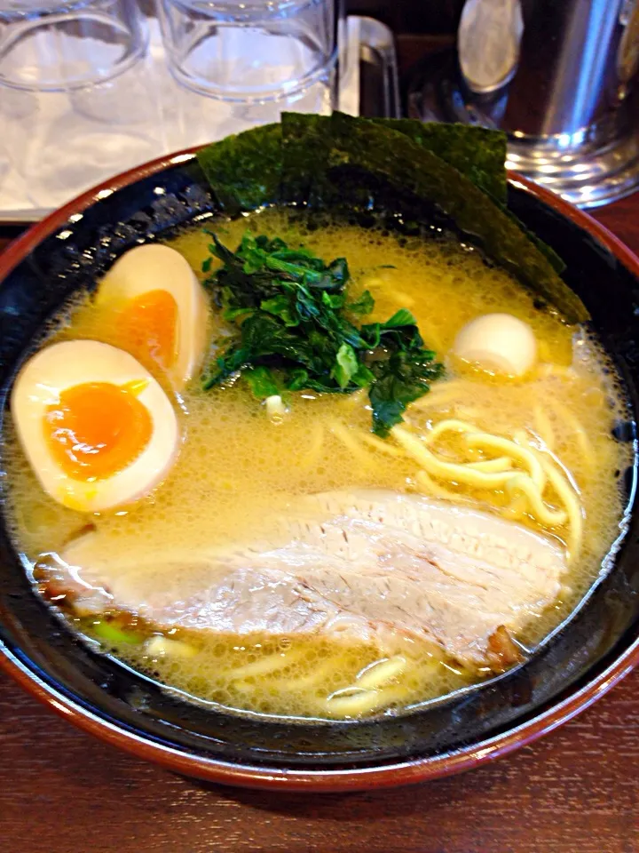 味玉醤油豚骨ラーメン|シュンさん