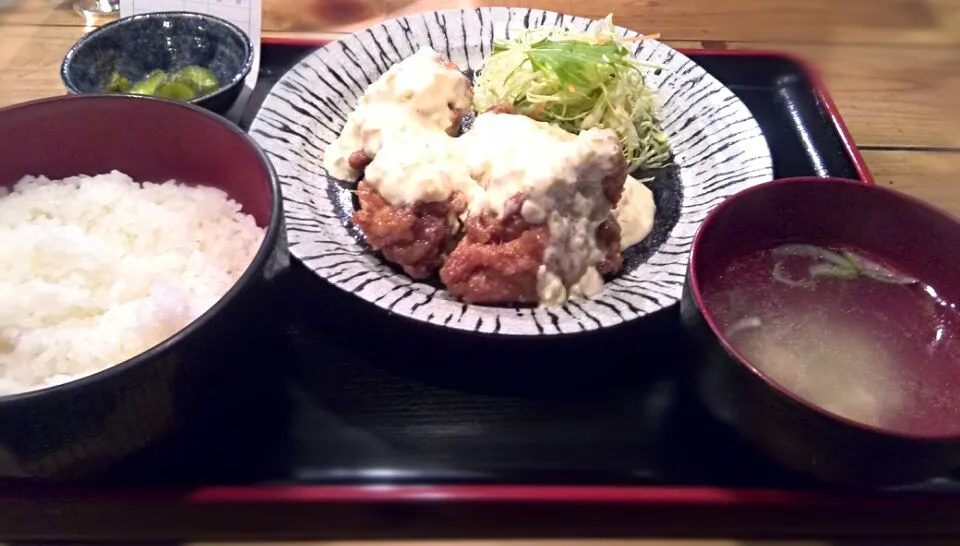 虎視眈々のチキン南蛮定食|Manabu Tanakaさん