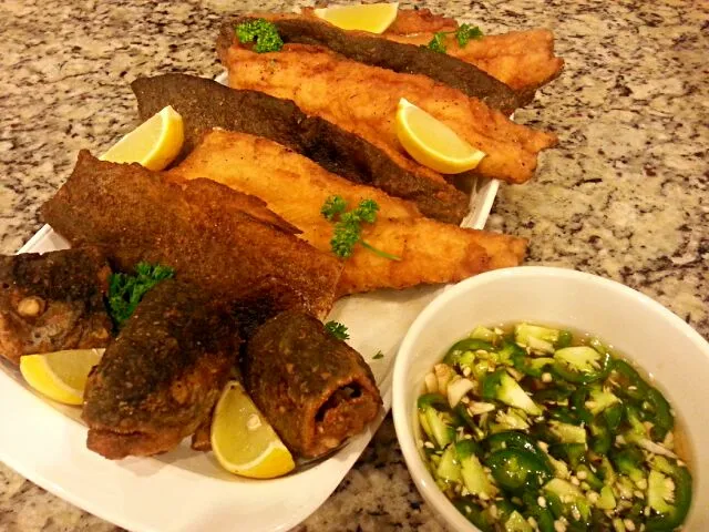 Fried trout with chili-garlic dipping sauce: simply prepared, simply delicious.|Chef On Qさん